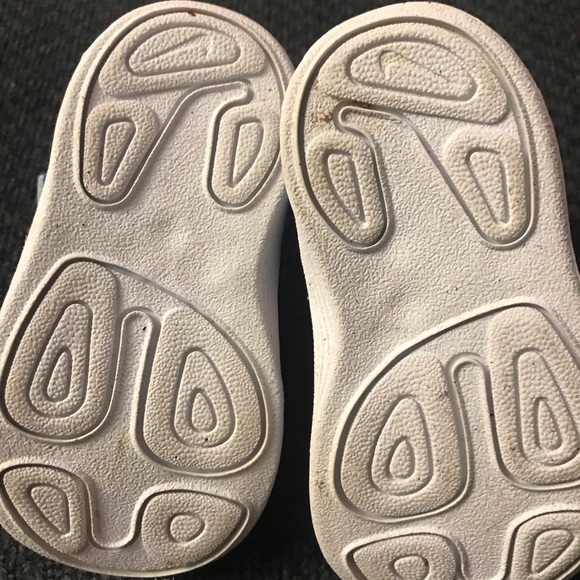 NIKE toddler size 4 shoes - Picture 2 of 4